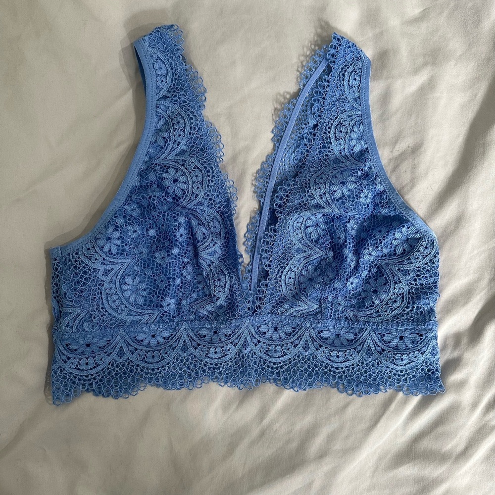 Victoria’s Secret NWT Lace Bralette Periwinkle